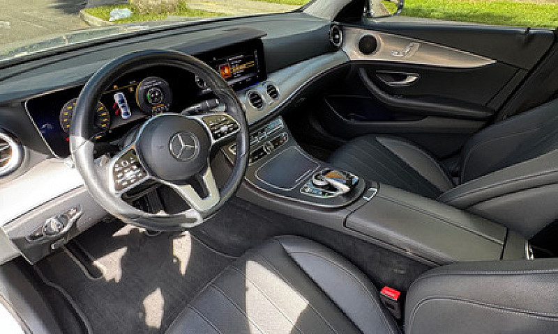 Mercedes-Benz E200 E...