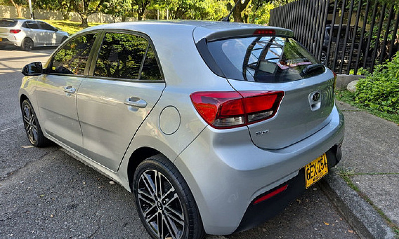 Kia Rio 1.4 Emotion ...