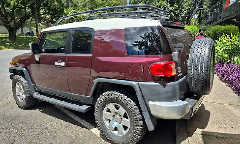 Toyota Fj Cruiser 4....