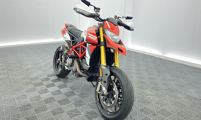 Ducati Hypermotard 9...