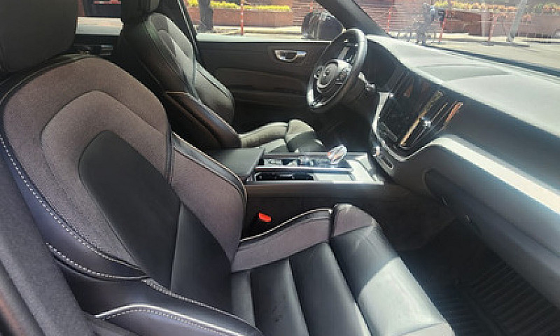 Volvo Xc60 2.0 T8 Pl...