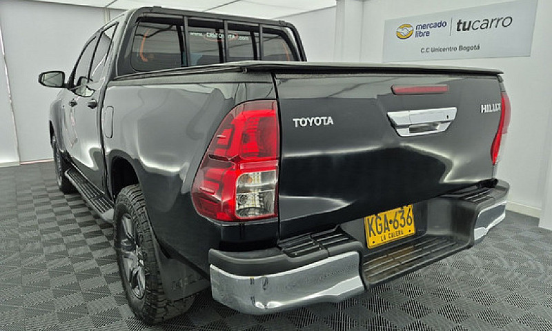 Toyota Hilux 2.4 Die...