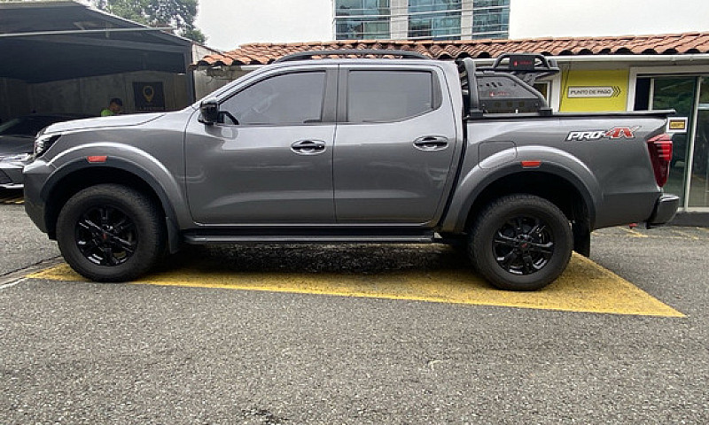 Nissan Frontier 2.5 ...