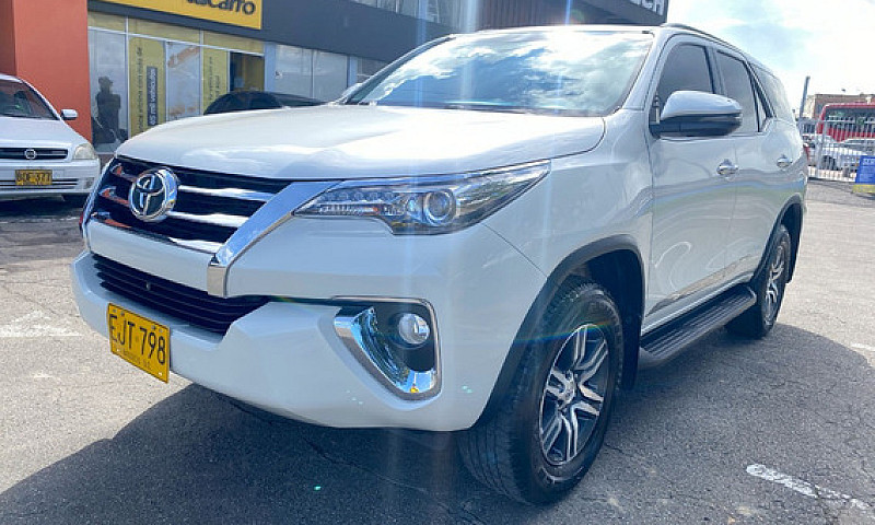 Toyota Fortuner Srv ...