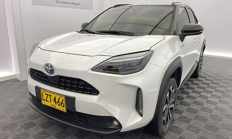 Toyota Yaris Cross 1...