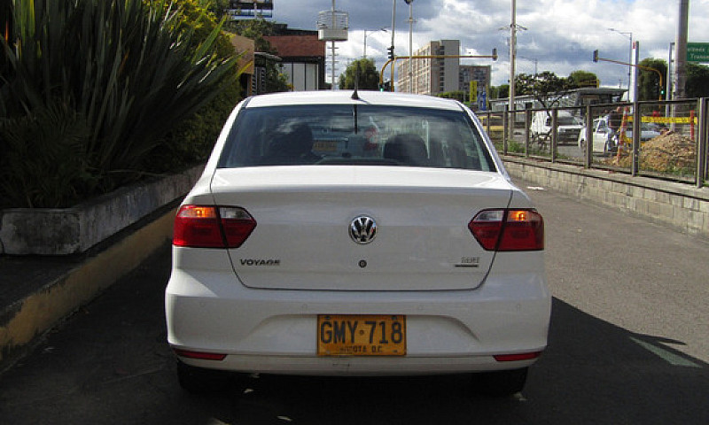 Volkswagen Voyage 1....