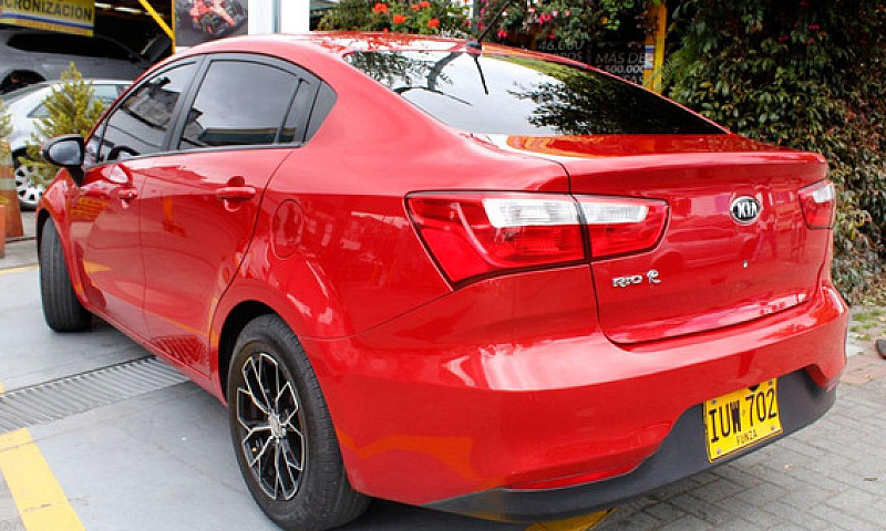 Kia Rio 1.5 R Mt...