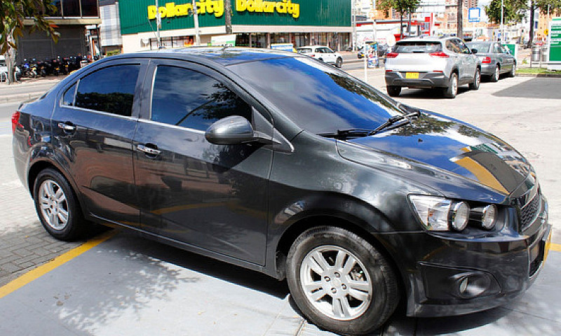 Chevrolet Sonic 1.6 ...