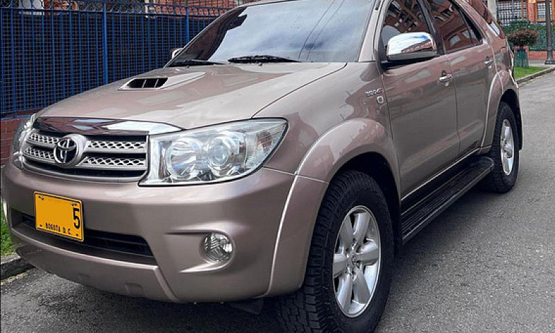 Toyota Fortuner 3.0 ...