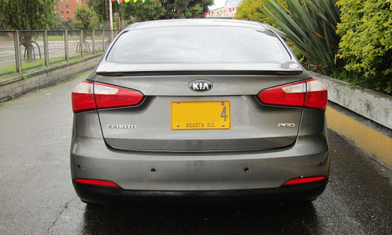 Kia Cerato Pro 1.6 M...