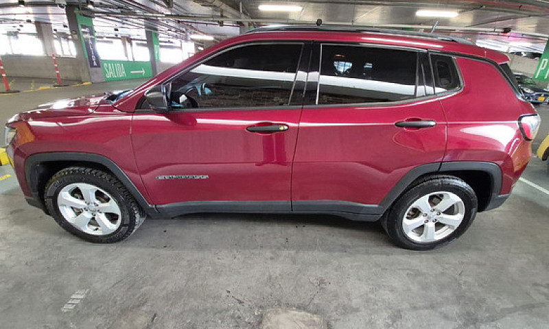 Jeep Compass 2.4...
