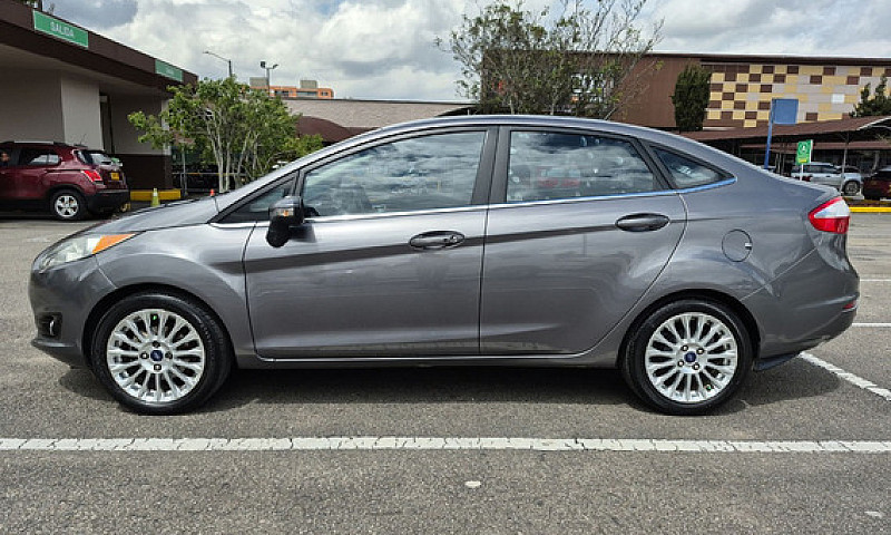 Ford Fiesta 1.6 Tita...