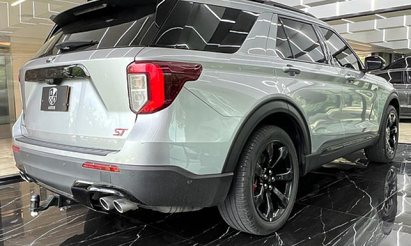 Ford Explorer St ...