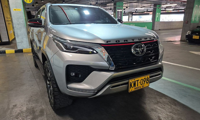 Toyota Fortuner 2.4L...