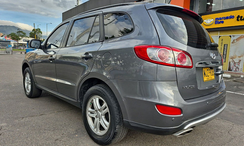 Hyundai Santa Fe 2.4...