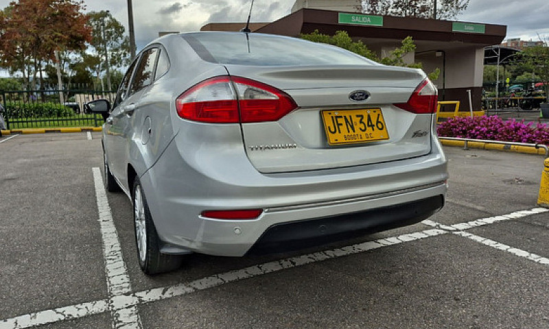 Ford Fiesta 1.6 Tita...