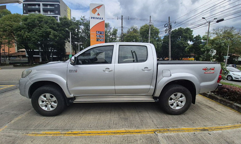 Toyota Hilux 3.0 Srv...
