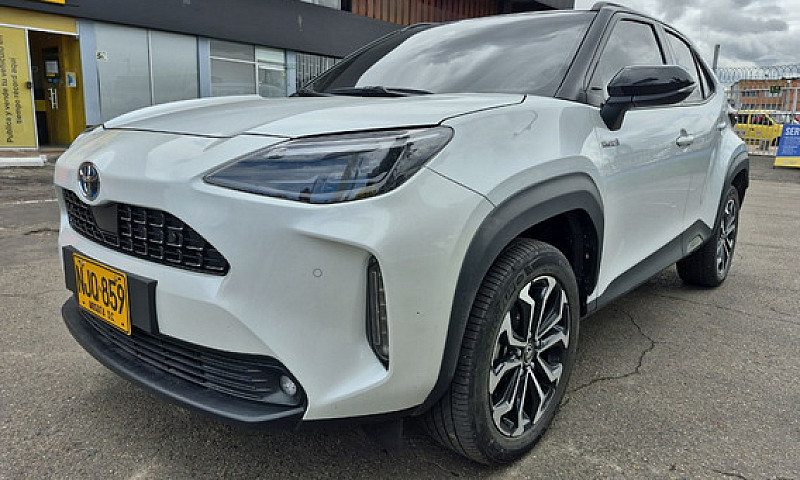 Toyota Yaris Cross 1...