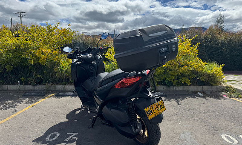 Yamaha X-Max 300...