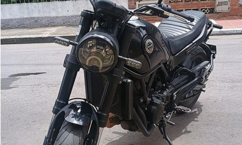 Benelli Leoncino 500...