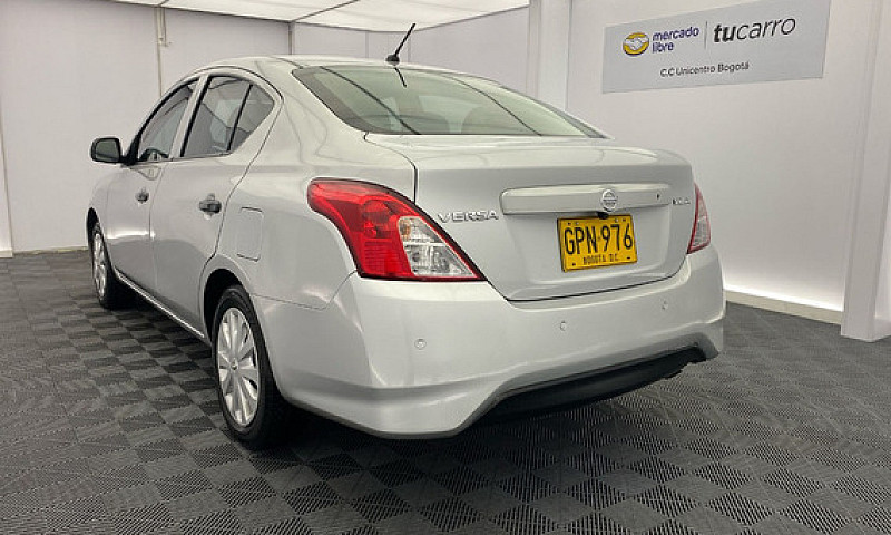 Nissan Versa 1.6 Dri...
