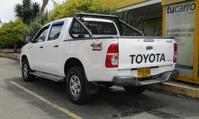 Toyota Hilux 2.5 4X4...