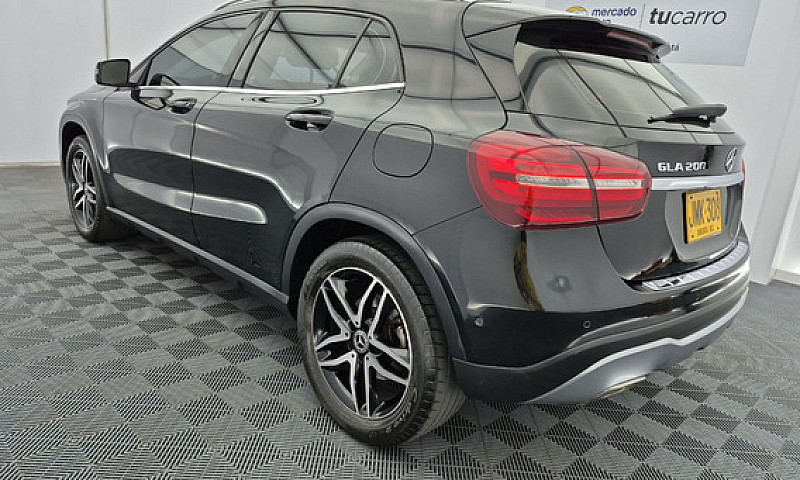 Mercedes-Benz Gla 20...