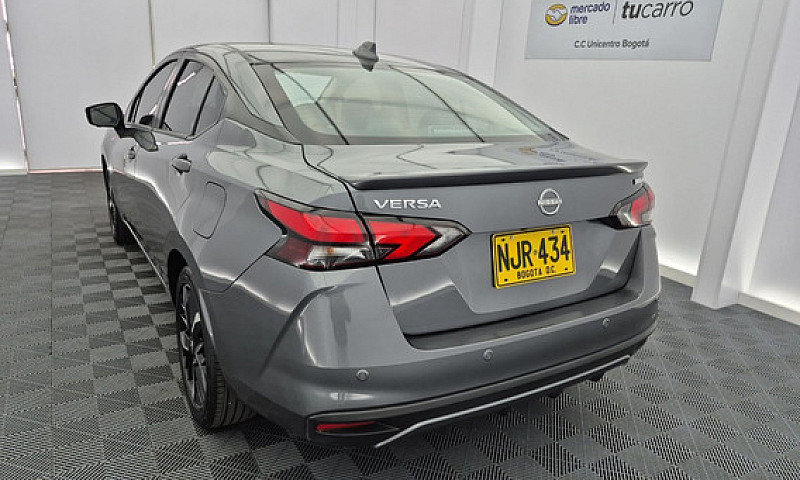 Nissan Versa 1.6 Exc...