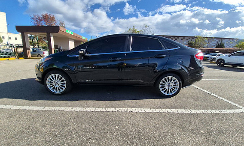 Ford Fiesta 1.6 Tita...