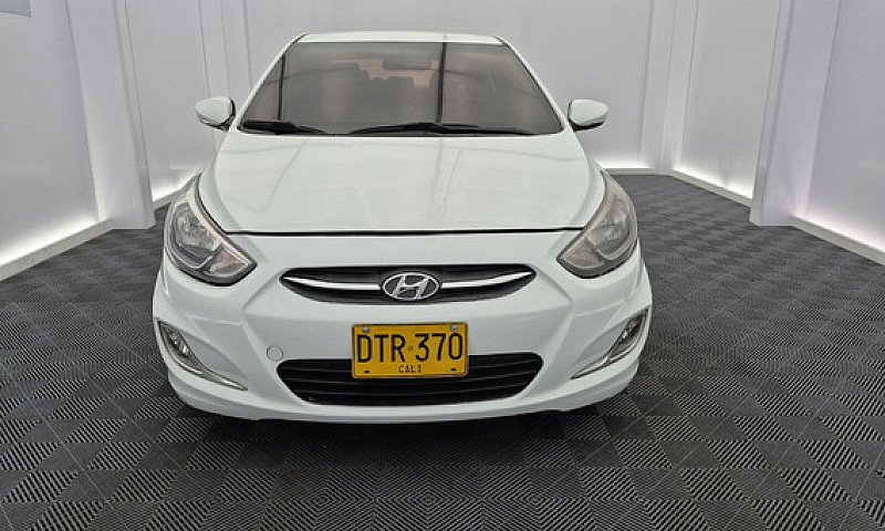 Hyundai Accent Premi...