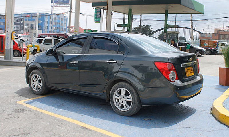 Chevrolet Sonic 1.6 ...