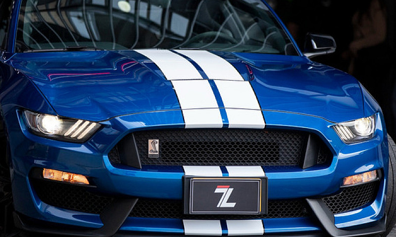 Ford Mustang Shelby ...