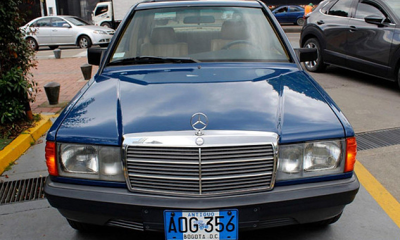 Mercedes-Benz 190 E ...