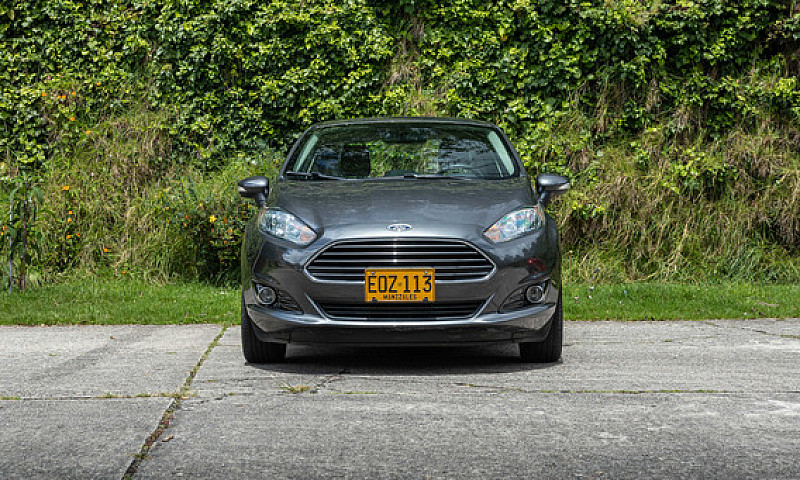 Ford Fiesta 1.6 Tita...