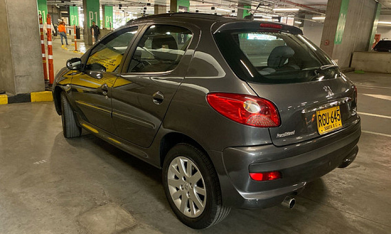 Peugeot 207 1.6 Comp...