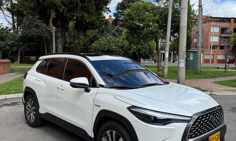 Toyota Corolla Cross...