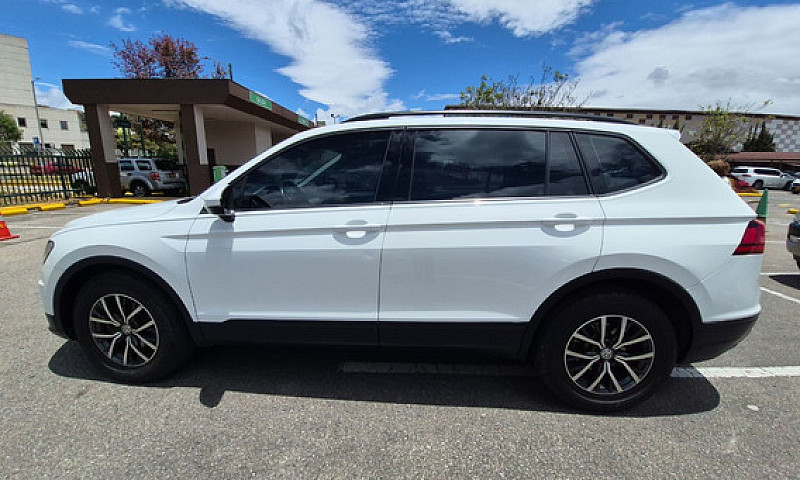 Volkswagen Tiguan Al...