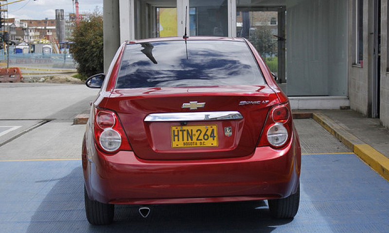 Chevrolet Sonic 1.6 ...