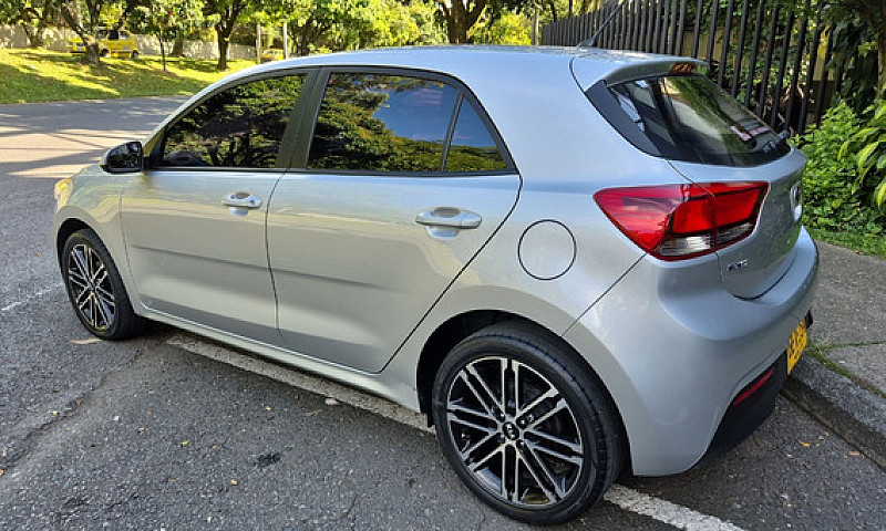 Kia Rio 1.4 Emotion ...