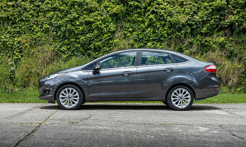 Ford Fiesta 1.6 Tita...