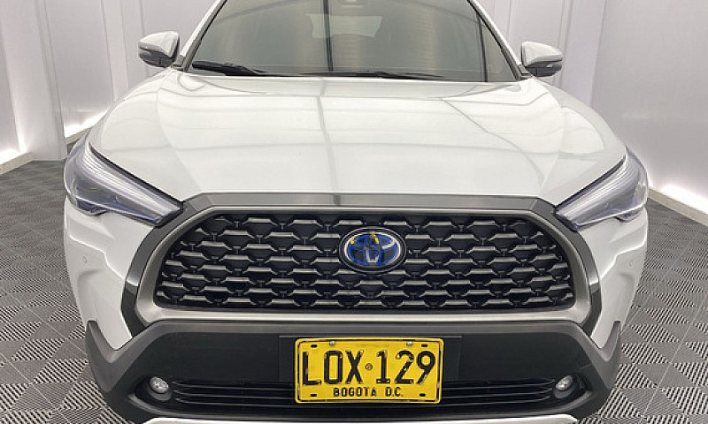 Toyota Corolla Cross...