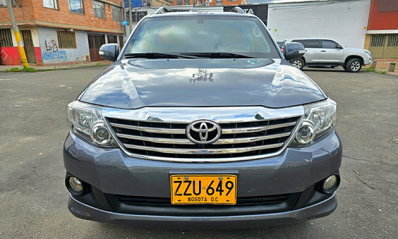 Toyota Fortuner 2.7L...