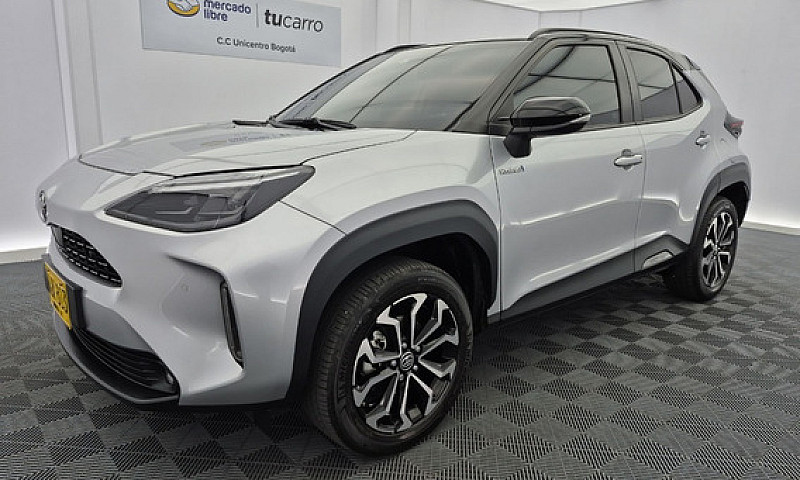Toyota Yaris Cross 1...