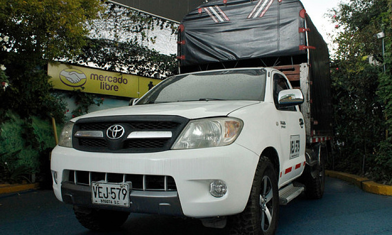 Toyota Hilux 2.7 Est...