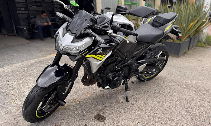 Kawasaki Z900 2023...