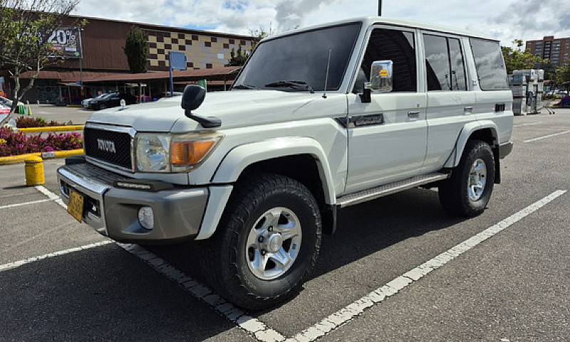 Toyota Land Cruiser ...