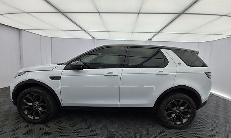 Land Rover Discovery...