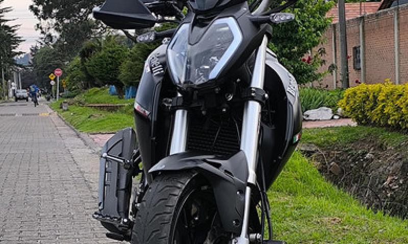 Benelli 180S 2023 Co...