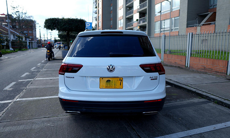 Volkswagen Tiguan Al...