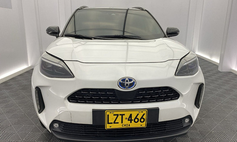 Toyota Yaris Cross 1...